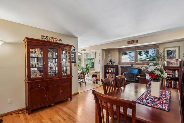 5619 S Illinois AVENUE, Cudahy, WI 53110
