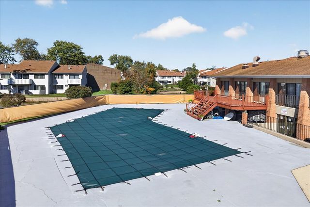 2000 Bayside Drive 313, Palatine, IL 60074