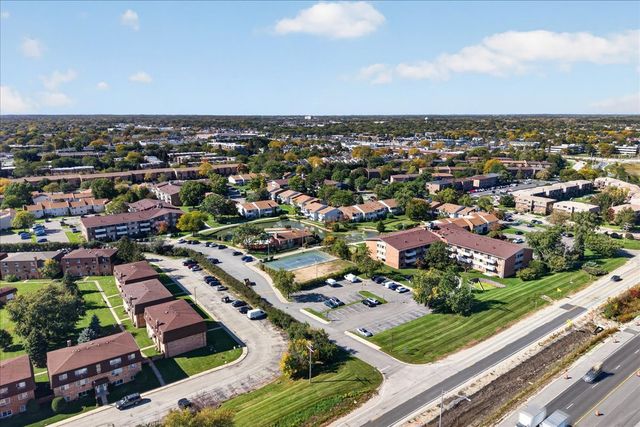 2000 Bayside Drive 313, Palatine, IL 60074