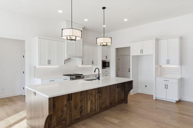 2067 N Silver Charm Avenue, Springfield, MO 65802