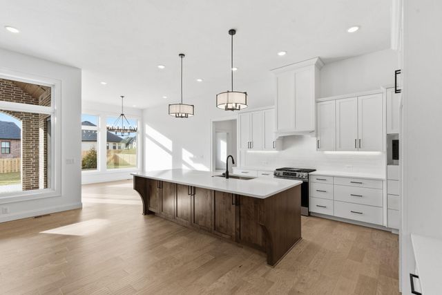 2067 N Silver Charm Avenue, Springfield, MO 65802