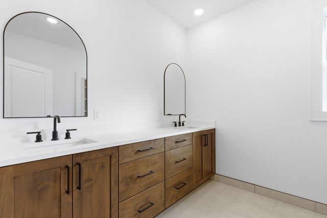 2067 N Silver Charm Avenue, Springfield, MO 65802