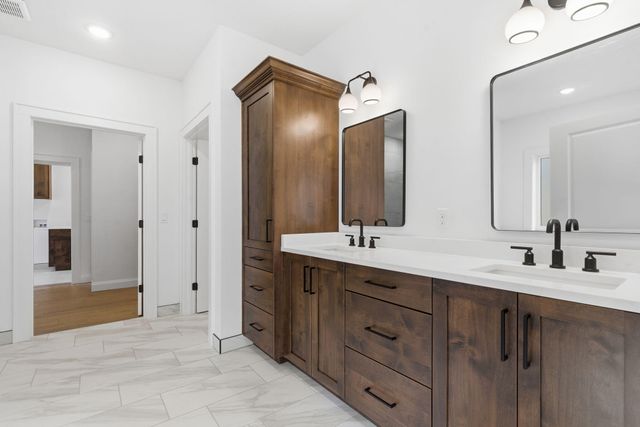 2067 N Silver Charm Avenue, Springfield, MO 65802