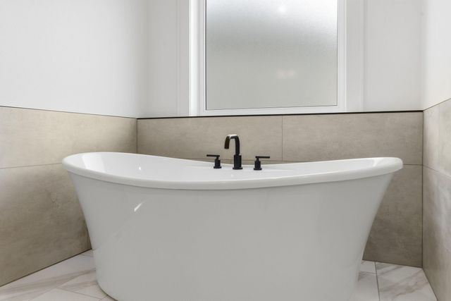 2067 N Silver Charm Avenue, Springfield, MO 65802