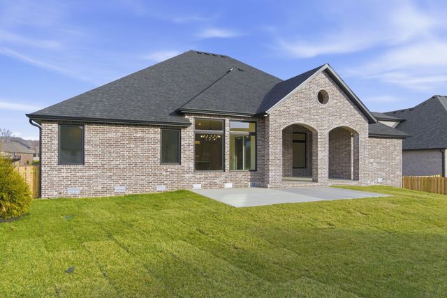 2067 N Silver Charm Avenue, Springfield, MO 65802