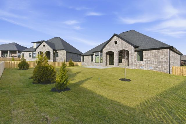 2067 N Silver Charm Avenue, Springfield, MO 65802