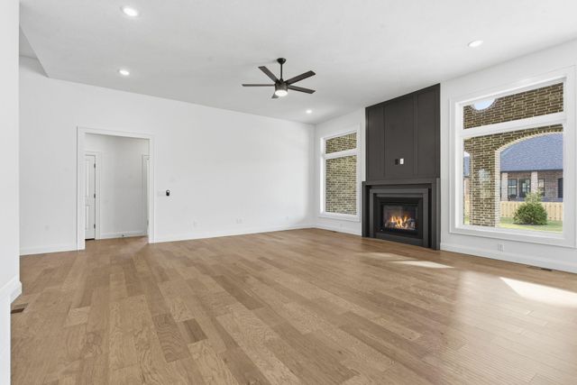 2067 N Silver Charm Avenue, Springfield, MO 65802