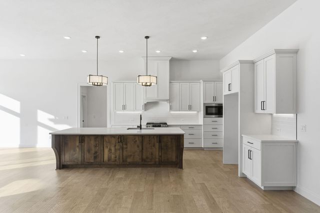 2067 N Silver Charm Avenue, Springfield, MO 65802