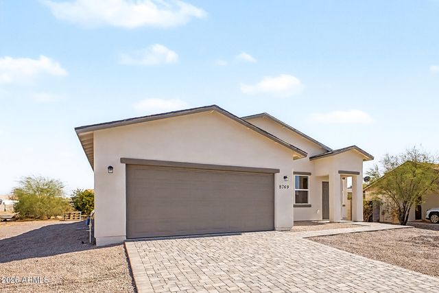 8769 W REVENTON Drive, Arizona City, AZ 85123