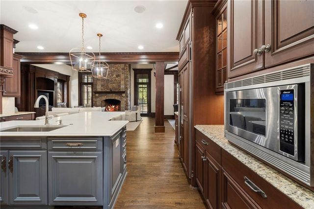 989 Middle Fork Trail, Suwanee, GA 30024