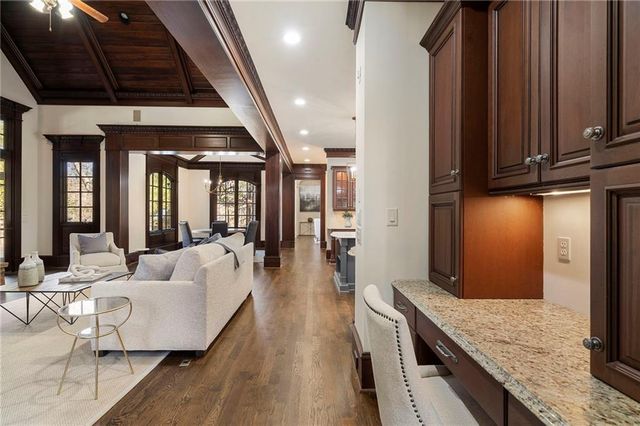 989 Middle Fork Trail, Suwanee, GA 30024