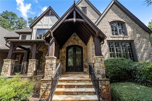 989 Middle Fork Trail, Suwanee, GA 30024