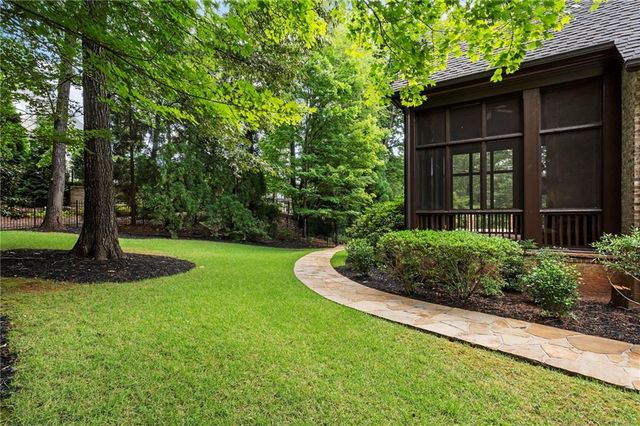 989 Middle Fork Trail, Suwanee, GA 30024