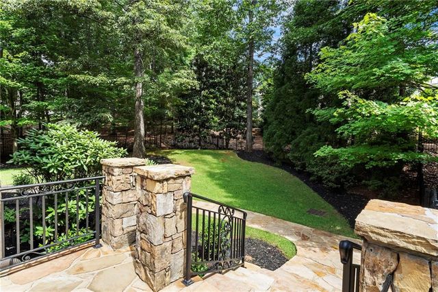 989 Middle Fork Trail, Suwanee, GA 30024