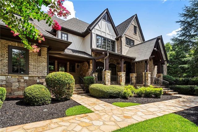 989 Middle Fork Trail, Suwanee, GA 30024