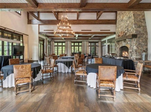 989 Middle Fork Trail, Suwanee, GA 30024