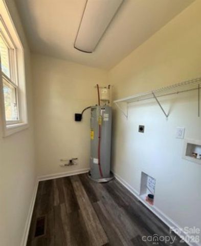 432 & 436 N Caldwell Avenue, Newton, NC 28658