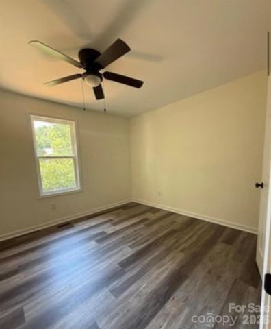 432 & 436 N Caldwell Avenue, Newton, NC 28658