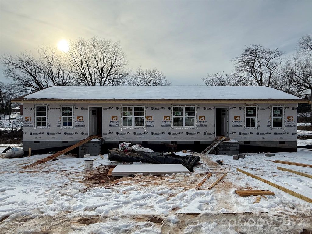 432 & 436 N Caldwell Avenue, Newton, NC 28658