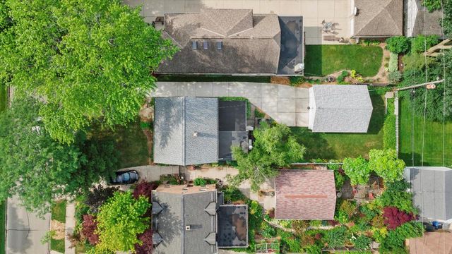 5821 N Santa Monica BOULEVARD, Whitefish Bay, WI 53217