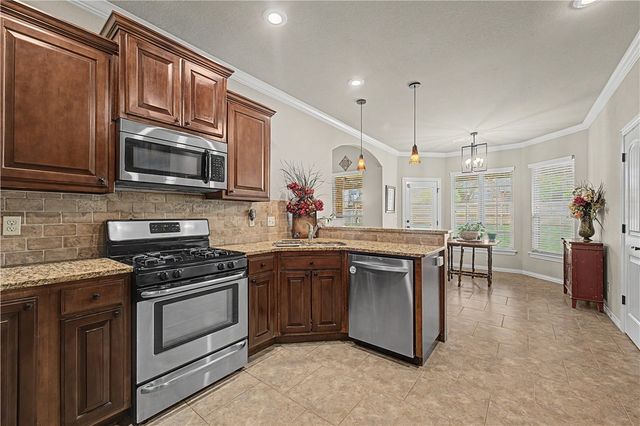 4715 N Rockledge Drive, Springdale, AR 72764