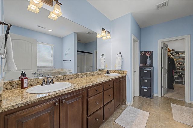 4715 N Rockledge Drive, Springdale, AR 72764