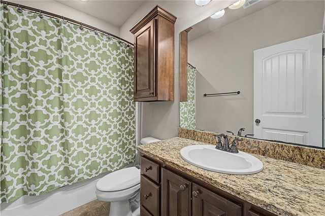 4715 N Rockledge Drive, Springdale, AR 72764