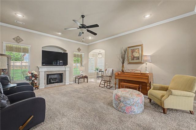 4715 N Rockledge Drive, Springdale, AR 72764