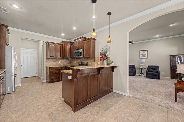 4715 N Rockledge Drive, Springdale, AR 72764