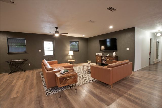 3905 Sundown Drive, Benbrook, TX 76116