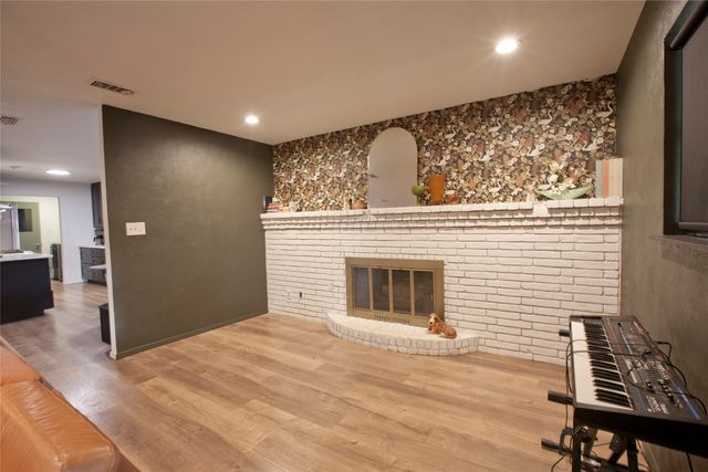 3905 Sundown Drive, Benbrook, TX 76116