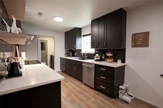 3905 Sundown Drive, Benbrook, TX 76116