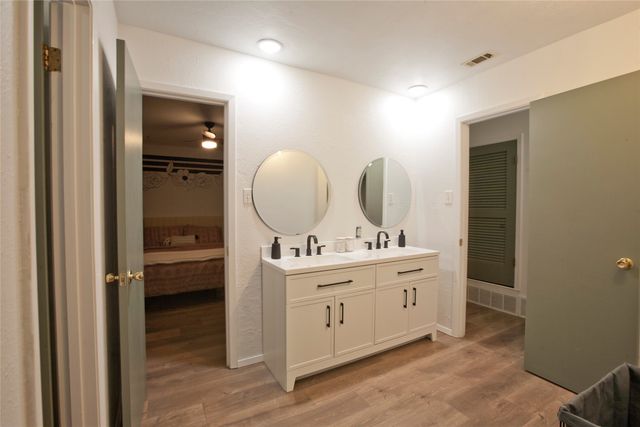3905 Sundown Drive, Benbrook, TX 76116