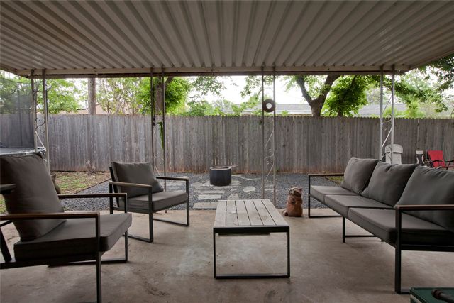 3905 Sundown Drive, Benbrook, TX 76116