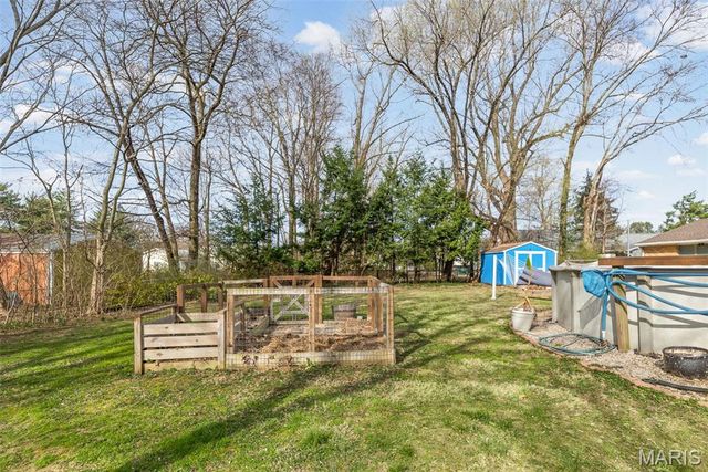 2305 W Delmar Avenue, Godfrey, IL 62035