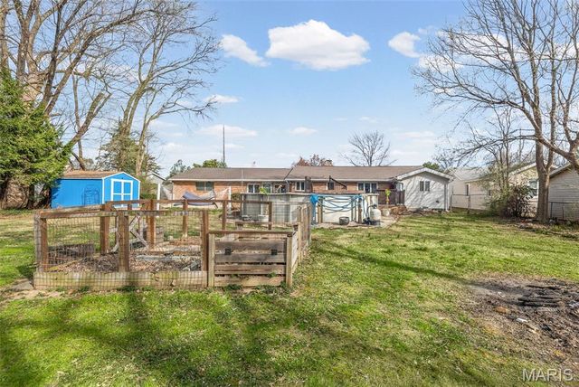 2305 W Delmar Avenue, Godfrey, IL 62035