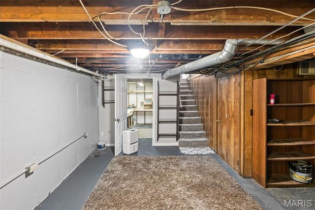 2305 W Delmar Avenue, Godfrey, IL 62035