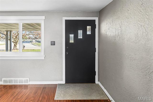 2305 W Delmar Avenue, Godfrey, IL 62035