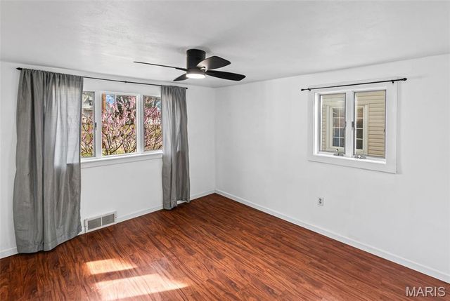 2305 W Delmar Avenue, Godfrey, IL 62035