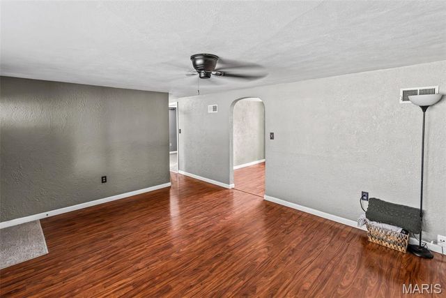 2305 W Delmar Avenue, Godfrey, IL 62035