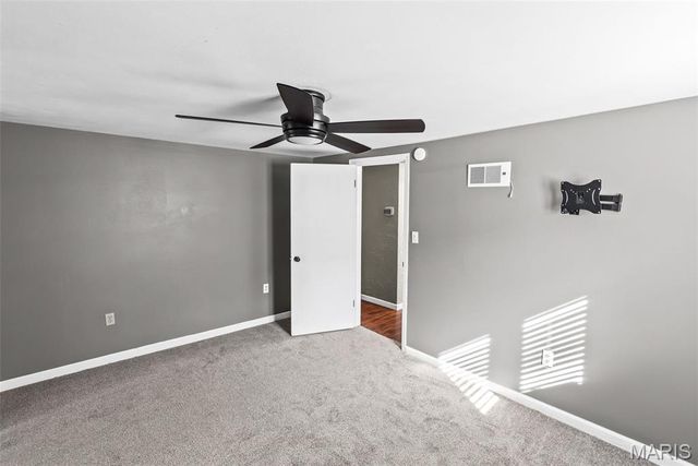 2305 W Delmar Avenue, Godfrey, IL 62035