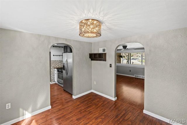 2305 W Delmar Avenue, Godfrey, IL 62035