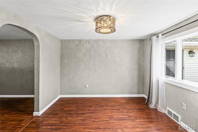 2305 W Delmar Avenue, Godfrey, IL 62035