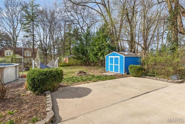 2305 W Delmar Avenue, Godfrey, IL 62035