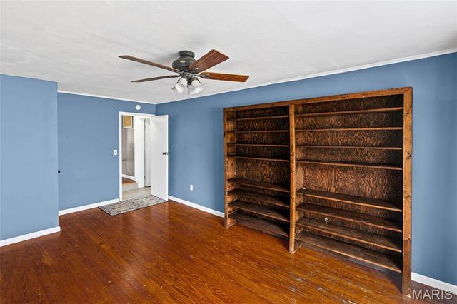 2305 W Delmar Avenue, Godfrey, IL 62035