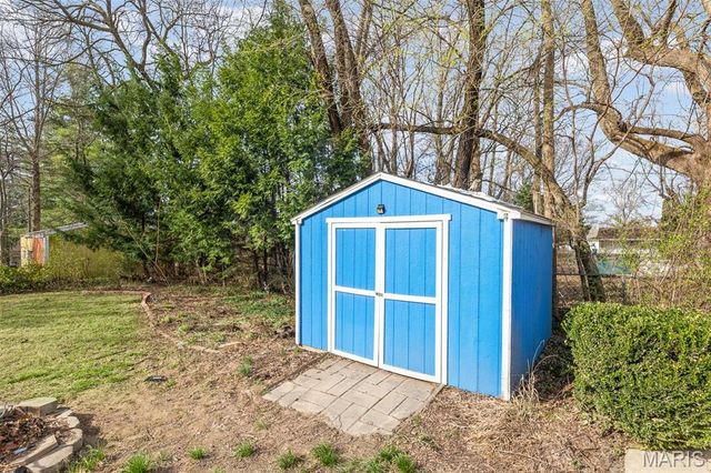 2305 W Delmar Avenue, Godfrey, IL 62035