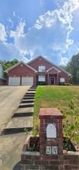 24 Norfork Drive, Maumelle, AR 72113