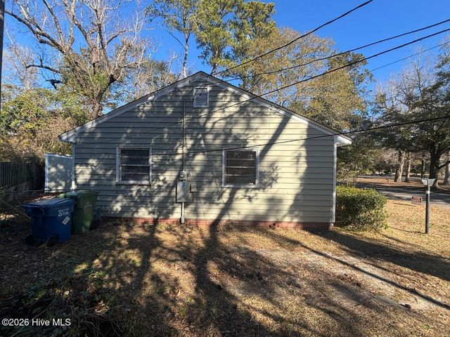 323 N 18th Street, Wilmington, NC 28405