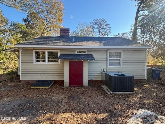 323 N 18th Street, Wilmington, NC 28405