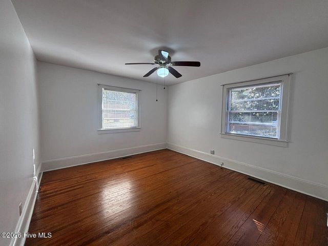 323 N 18th Street, Wilmington, NC 28405